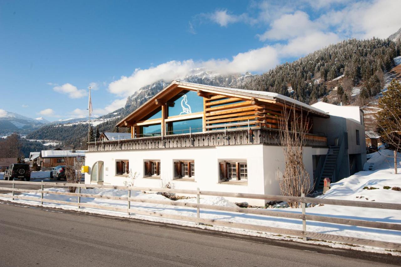 Hotel Ustria Parlatsch Trin Exteriér fotografie