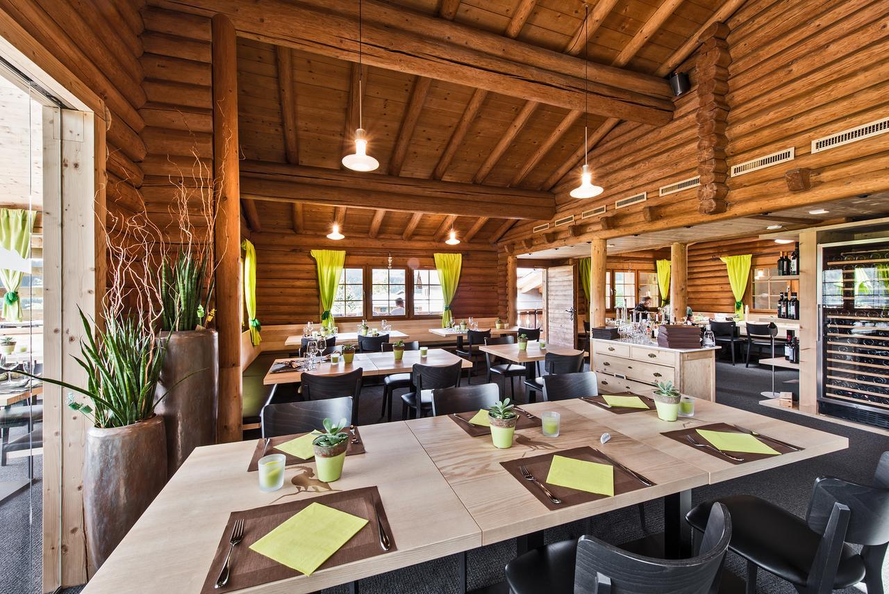 Hotel Ustria Parlatsch Trin Exteriér fotografie
