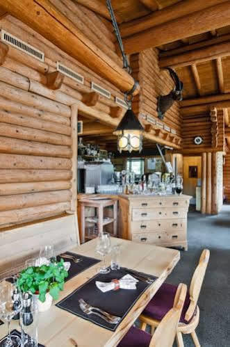 Hotel Ustria Parlatsch Trin Exteriér fotografie