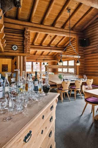 Hotel Ustria Parlatsch Trin Exteriér fotografie
